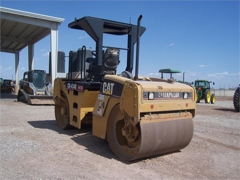 Compactadora Vibratoria Caterpillar CB-434D