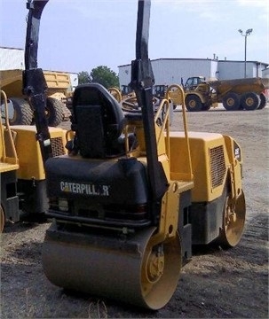 Compactadora Vibratoria Caterpillar CB-214E de segunda mano en ve Ref.: 1417743502377234 No. 2