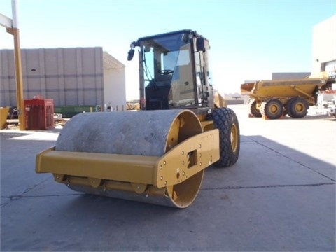 Compactadora Vibratoria Caterpillar CS56 de medio uso en venta Ref.: 1417801540769847 No. 3