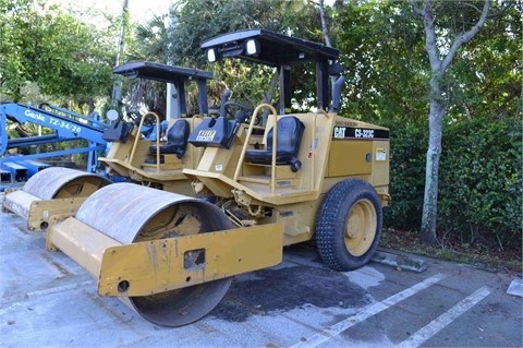 Compactadora Vibratoria Caterpillar CS-323 C en buenas condicione Ref.: 1417809674871455 No. 2