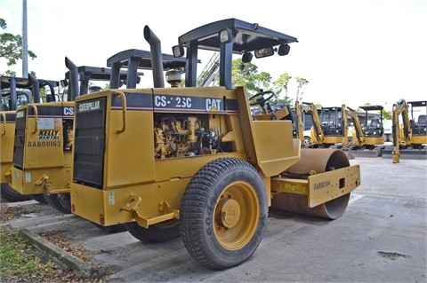 Compactadora Vibratoria Caterpillar CS-323 C en venta, usada Ref.: 1417811036806272 No. 2