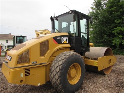 Compactadora Vibratoria Caterpillar CS56 de medio uso en venta Ref.: 1417811659296083 No. 3