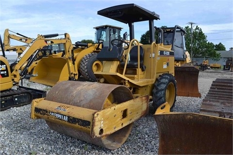 Compactadora Vibratoria Caterpillar CS-323 C en venta, usada Ref.: 1417813073468346 No. 4