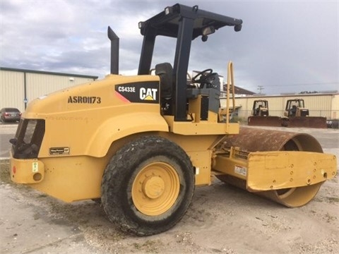 Compactadora Vibratoria Caterpillar CS-433C seminueva en perfecto Ref.: 1417816623258548 No. 2