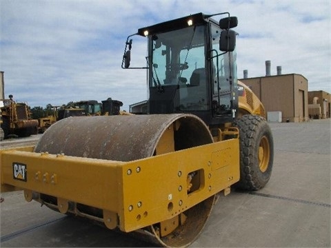 Compactadora Vibratoria Caterpillar CS66 de medio uso en venta Ref.: 1417821306931979 No. 3