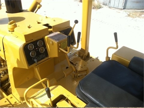 Dozers/tracks Caterpillar D6D