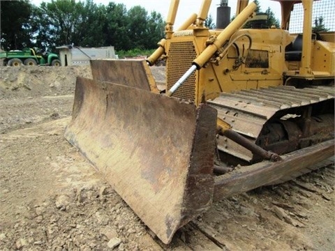 Dozers/tracks Caterpillar D6D