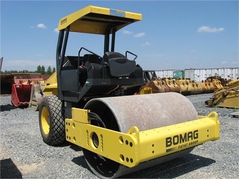 Compactadora Vibratoria Bomag BW177D en venta Ref.: 1418434895047842 No. 2