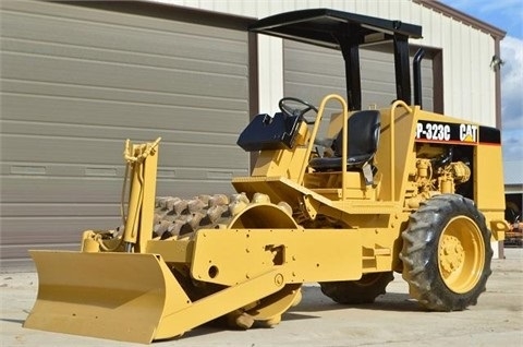 Compactadora Vibratoria Caterpillar CP-323C en venta Ref.: 1418779033333671 No. 3