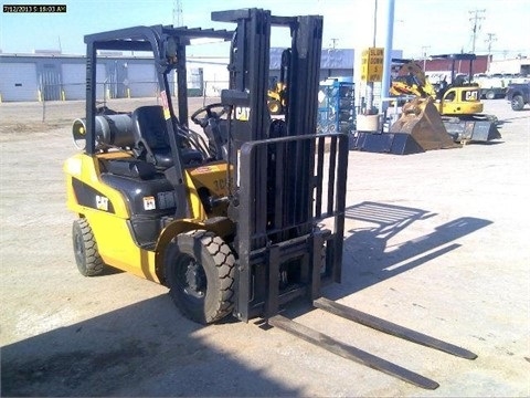 Montacargas Caterpillar P5000