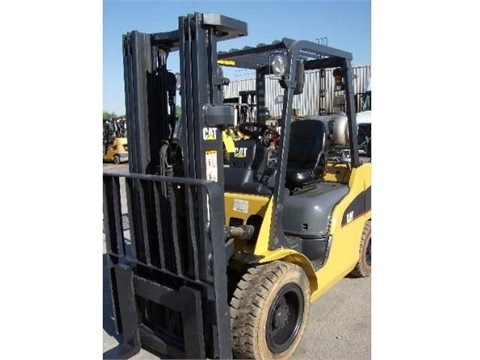 Montacargas Caterpillar P6000 seminueva en perfecto estado Ref.: 1419603685107674 No. 4