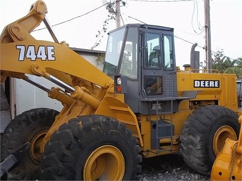 Cargadoras Sobre Ruedas Deere 744E