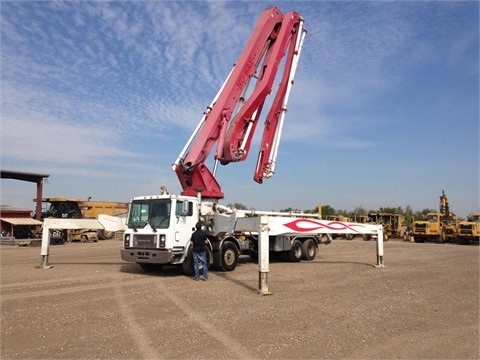 Bombas Para Concreto Mack MR688S usada Ref.: 1420732119508296 No. 2