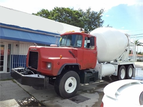 Mezcladoras De Concreto Mack DM690S  Ref.: 1420919376236353 No. 2