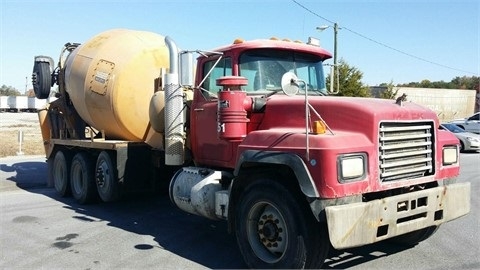 Mezcladoras De Concreto Mack RD690S de segunda mano en venta Ref.: 1420935587371965 No. 4