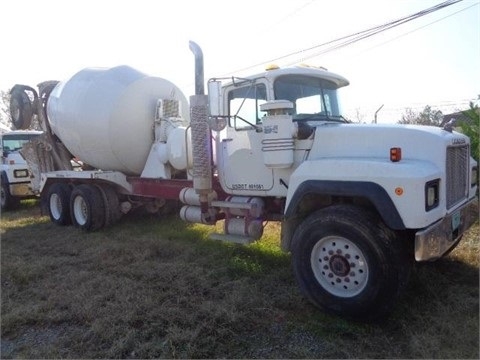 Mezcladoras De Concreto Mack RD690S usada a la venta Ref.: 1420935941821475 No. 2