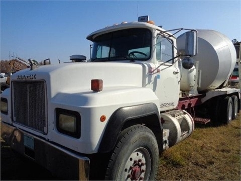 Mezcladoras De Concreto Mack RD690S usada a la venta Ref.: 1420935941821475 No. 3