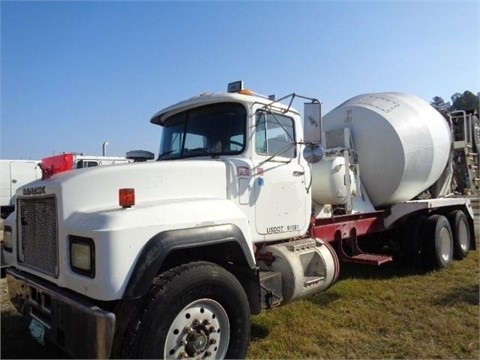 Mezcladoras De Concreto Mack RD690S de bajo costo Ref.: 1420936497897872 No. 4