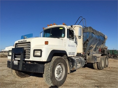 Mixers Concrete Mack RD690S