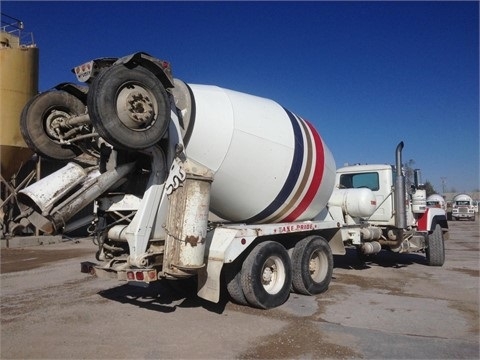 Mezcladoras De Concreto Mack RD688S seminueva Ref.: 1420940264679577 No. 3