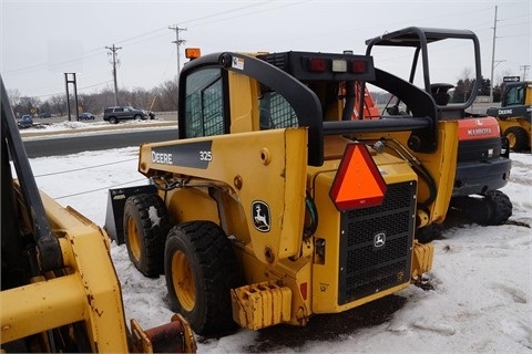 Minicargadores Deere 325 en optimas condiciones Ref.: 1421947794261152 No. 2