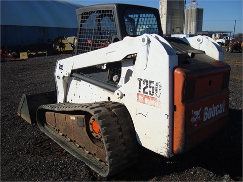 Minicargadores Bobcat  T250 seminueva en venta Ref.: 1423703734229390 No. 3