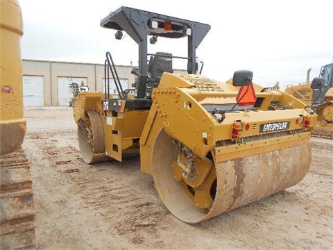 Compactadora Vibratoria Caterpillar CB64 en venta, usada Ref.: 1425422809345128 No. 2