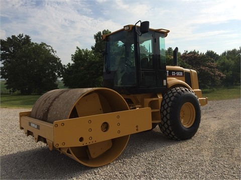 Compactadora Vibratoria Caterpillar CS-563D