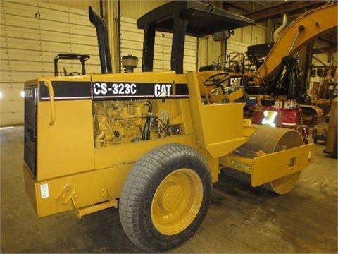 Compactadora Vibratoria Caterpillar CS-323C en buenas condiciones Ref.: 1426276281288870 No. 2