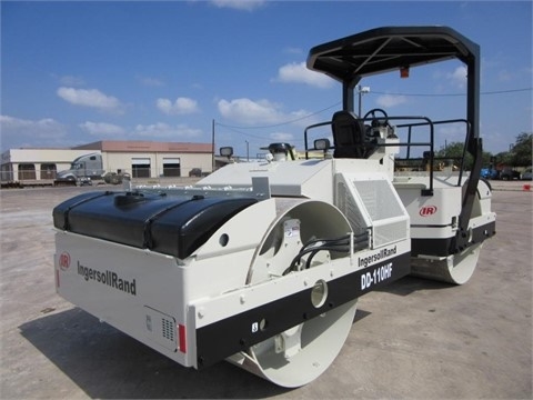 Compactadora De Doble Rodillo Ingersoll-rand DD110 en venta Ref.: 1429825747836353 No. 2