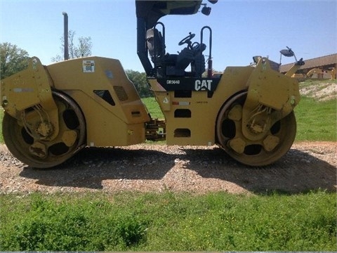 Compactadora De Doble Rodillo Caterpillar CB-564D usada Ref.: 1429911443266357 No. 4