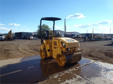 Compactadora De Doble Rodillo Caterpillar CB24 usada a la venta Ref.: 1429930104227580 No. 4