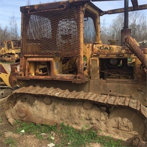 Dozers/tracks Caterpillar D5B