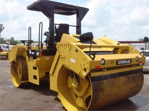 Compactadora Vibratoria Caterpillar CB64 de segunda mano Ref.: 1432586680722162 No. 4