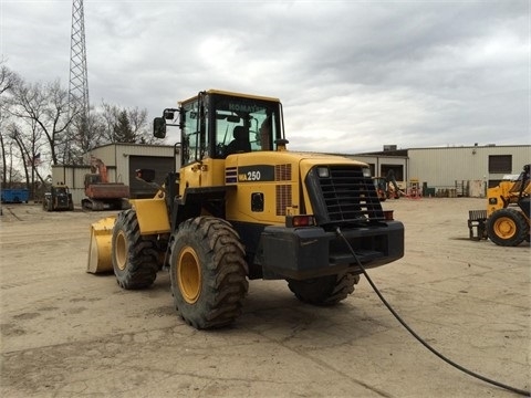 Cargadoras Sobre Ruedas Komatsu WA250 seminueva Ref.: 1432697625052395 No. 3