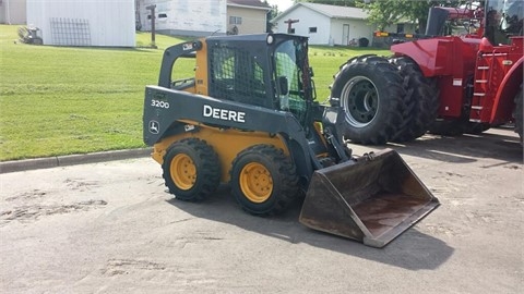 Minicargadores Deere 320 de segunda mano Ref.: 1433455948172483 No. 2