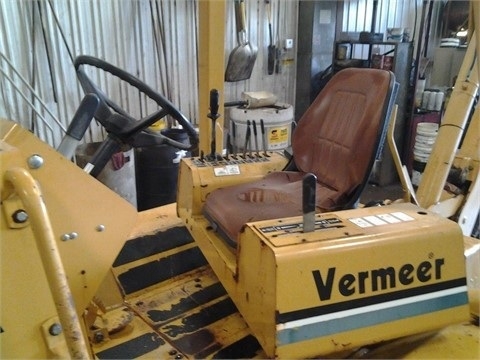 Zanjadora Vermeer V8550A