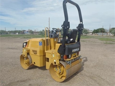 Compactadora Vibratoria Caterpillar CB24 en optimas condiciones Ref.: 1435703373936439 No. 4