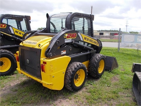 Minicargadores New Holland L218 de medio uso en venta Ref.: 1435806401065830 No. 4