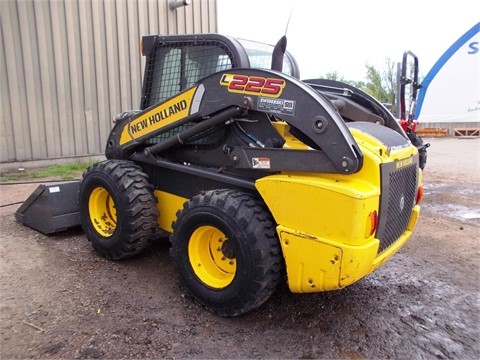 Minicargadores New Holland L225 usada Ref.: 1435867840061965 No. 4