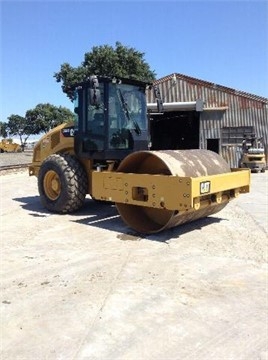 Compactadora Vibratoria Caterpillar CS54 seminueva en venta Ref.: 1436386535574516 No. 2