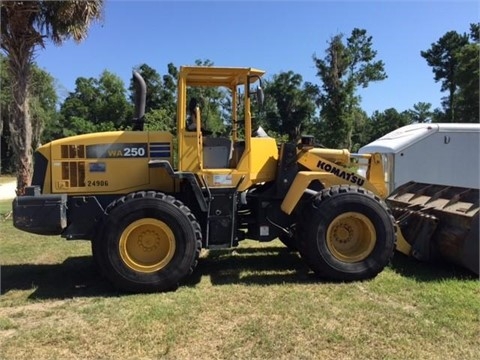 Cargadoras Sobre Ruedas Komatsu WA250 en venta, usada Ref.: 1436559744600679 No. 2