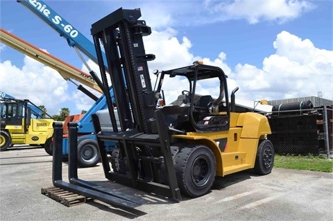 Montacargas Caterpillar P33000