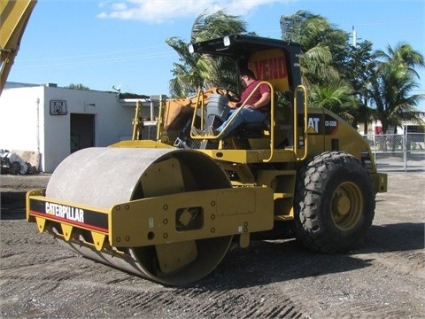 Compactadora Vibratoria Caterpillar CS-533E