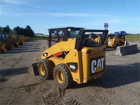 Minicargadores Caterpillar 242B usada a buen precio Ref.: 1437677039792632 No. 4