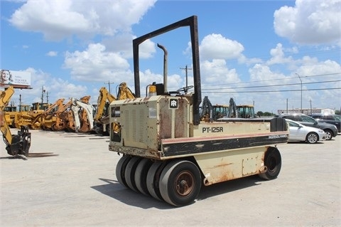 Compactadora Con Llantas Ingersoll-rand PT125R en buenas condicio Ref.: 1438103859329499 No. 2