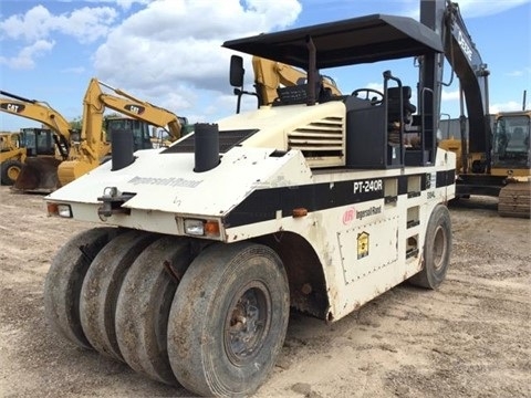 Compactadora Con Llantas Ingersoll-rand PT240R importada en buena Ref.: 1438105314228809 No. 2