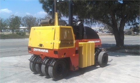 Compactadora Con Llantas Dynapac CP142 de segunda mano Ref.: 1438110779562473 No. 4