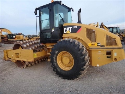 Compactadora Vibratoria Caterpillar CP56 de medio uso en venta Ref.: 1438120017133213 No. 4