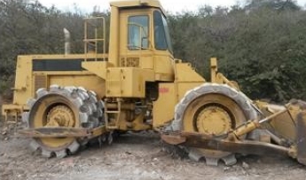 Compactadoras Suelos Y Rellenos Caterpillar 825C